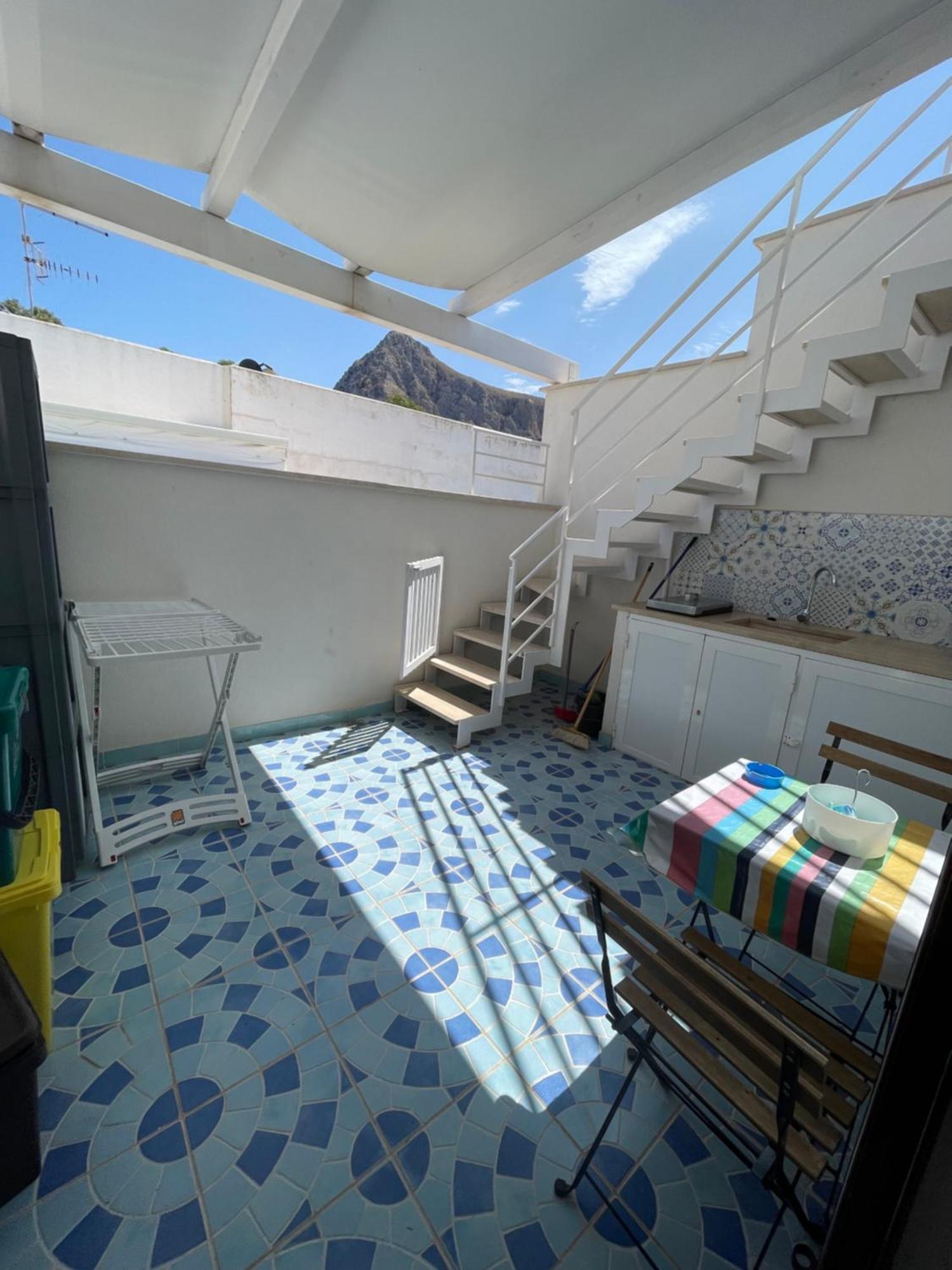 La Casa Di Fronte La Spiaggia Di 산비토로카포 외부 사진